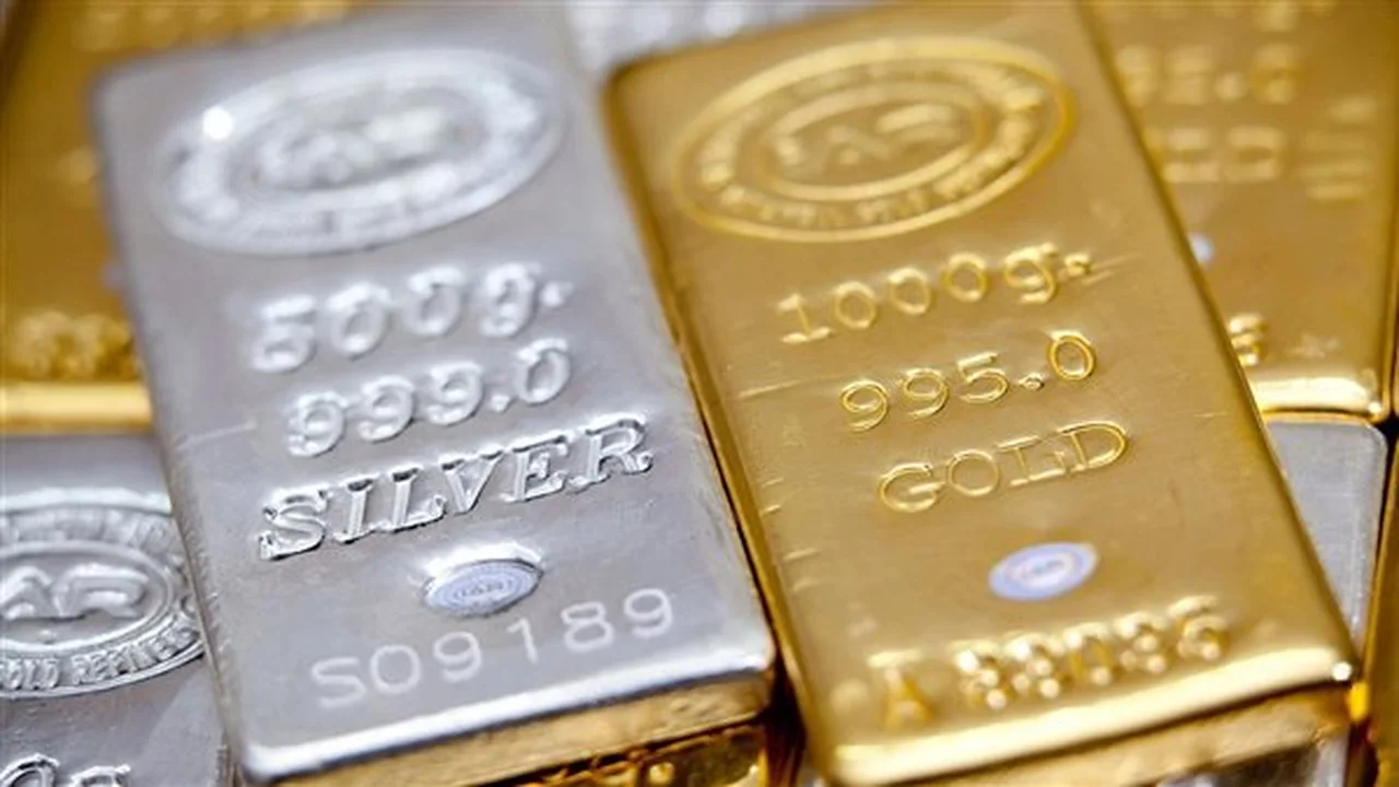 الذهب ينجو من فخ البيانات الأمريكية ويقفز 1.4% والفضة تسجل صعوداً لافتاً
